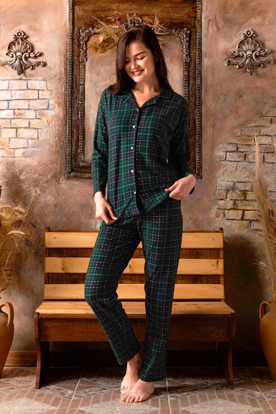 Nisanca Kışlık Düğmeli Ekose Desen Yılbaşı Temalı  Kadın Süet Pijama Takımı - 9