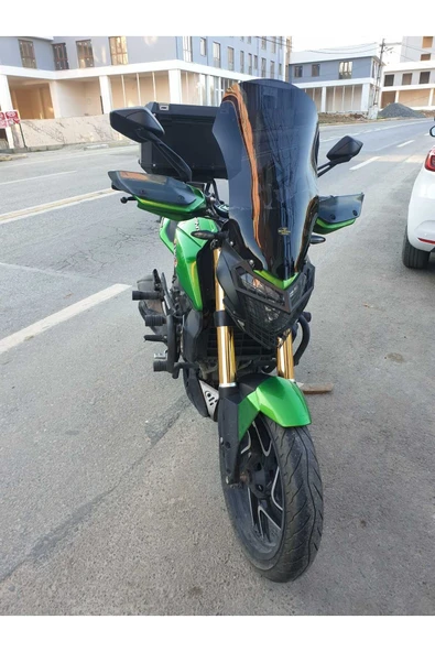MOTOCAM Bajaj Dominar 250 Siperlik Ön Cam 2017-2025 Model 58cm Siyah Renkli 4mm ORTA BOYLU CAM