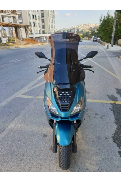 MOTOCAM Peugeot Pulsion 125 Siperlik Ön Cam 2022-2025 Model 68cm Siyah Renkli 4mm
