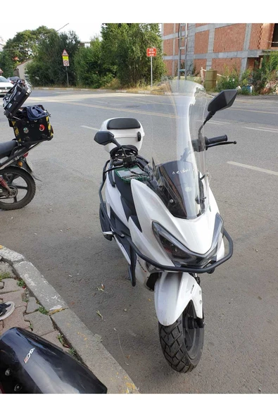 MOTOCAM RKS Newlight PRO Siperlik Ön Cam 2023-2025 Model 68cm Şeffaf Renkli 4mm ORTA BOYLU