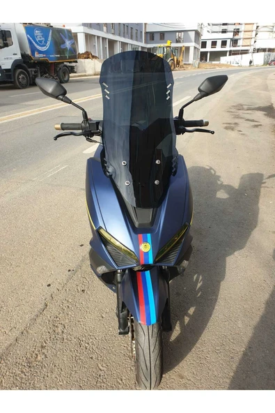 MOTOCAM RKS Vieste 249 Siperlik Ön Cam 2022-2025 Model 65cm Siyah Renkli 4mm ORTA BOYLU CAM