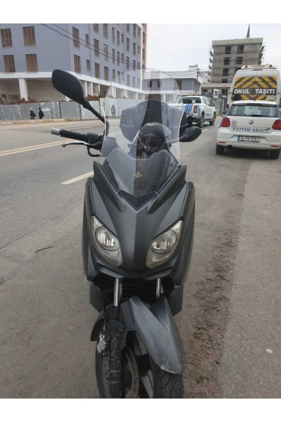 MOTOCAM Yamaha Xmax 250 Siperlik Ön Cam 2011 2013 Model 55cm Şeffaf Renkli 4mm KISA SPOR CAM