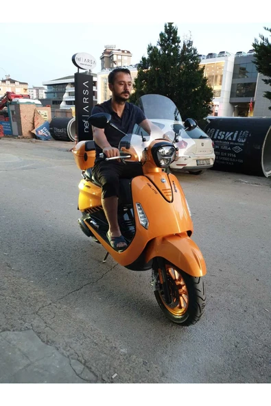 MOTOCAM Yuki Gelato 150  Siperlik Ön Cam 2023-2025 Model 43cm Şeffaf Renkli 4mm APARATSIZDIR