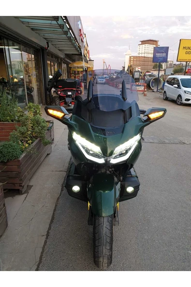 MOTOCAM Honda Goldwing Bagger Siperlik Ön Cam 2018 2023 Model 38cm Füme Renkli 4mm ORTA BOYLU CAM