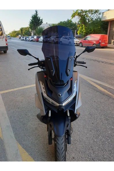 MOTOCAM Voge SR3 Siperlik Ön Cam 2023-2025 Model 63cm Siyah Renkli 4mm