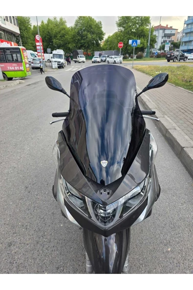 MOTOCAM Piaggio X10 Siperlik Ön Cam 2011-2017 Model 73cm Siyah Renkli 4mm
