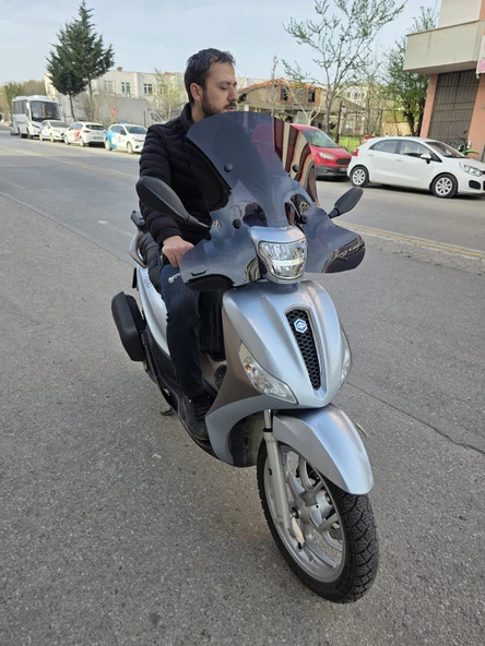 MOTOCAM Piaggio Medley S 150 Ön Cam 2021-2025 Model 56cm  Siyah Renkli Elcikli APARATSIZ GÖNDERİLİR - 2