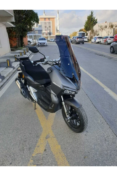 MOTOCAM Falcon Trex 188 Siperlik Ön Cam 2022-2025 Model 55cm Siyah Renkli 4mm KISA SPOR CAM - 2