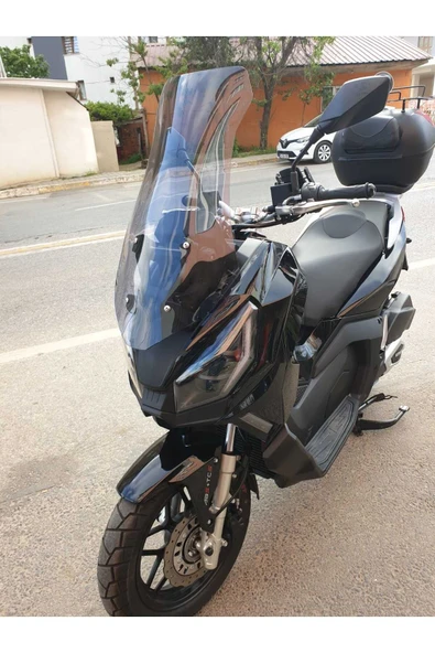 MOTOCAM Kanuni Seha Siperlik Ön Cam 2022-2025 Model 65cm Füme Renkli 4mm ORTA BOYLU CAM - 2