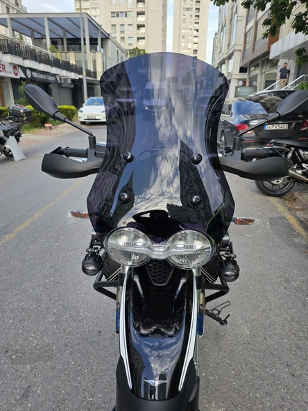 MOTOCAM Moto Guzzi V85 Siperlik Ön Cam 2019-2023 Model 58cm Siyah Renkli 4mm