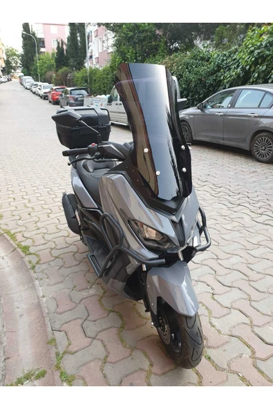 MOTOCAM Küba Novax 200 Siperlik Ön Cam 2023-2025 Model 57cm Siyah Renkli 4mm - 3