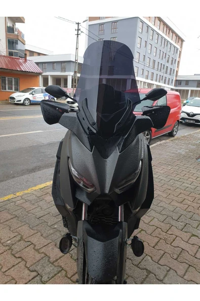 MOTOCAM Yamaha Xmax 250 Siperlik Ön Cam 2018 2022 Model 65cm Siyah Renkli 4mm ORTA BOYLU CAM