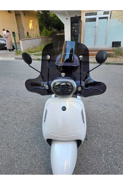 MOTOCAM RKS VPS 125 Siperlik Ön Cam 2022-2025 Model 42cm Siyah Renkli 4mm