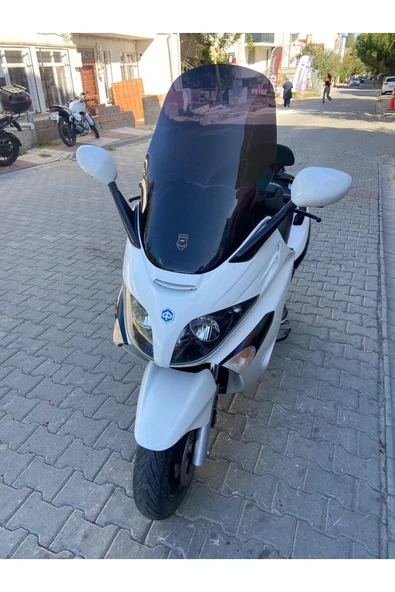 MOTOCAM Piaggio X Evo 250-400 Siperlik Ön Cam 2009 2016 Model 70cm Siyah Renkli 4mm