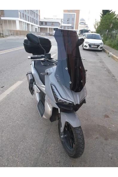 MOTOCAM Motolüx Wow 150  Siperlik Ön Cam 2023-2025 Model 55cm Siyah Renkli 4mm KISA SPOR CAM - 2