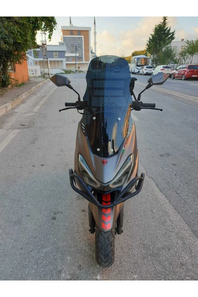 MOTOCAM RKS Newlight 125 Siperlik Ön Cam 2021-2022 Model 65cm Siyah Renkli 4mm PRO MODELE UYMAZ