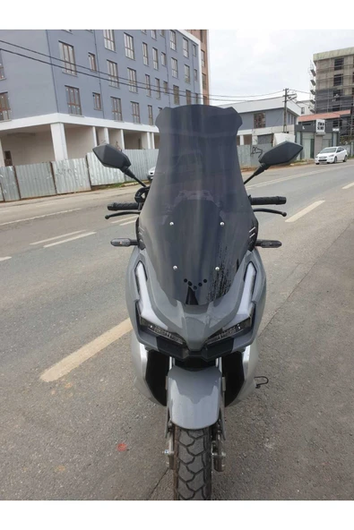 MOTOCAM RKS Veloce 150 Siperlik Ön Cam 2023-2025 Model 65cm Siyah Renkli 4mm ORTA BOYLU CAM