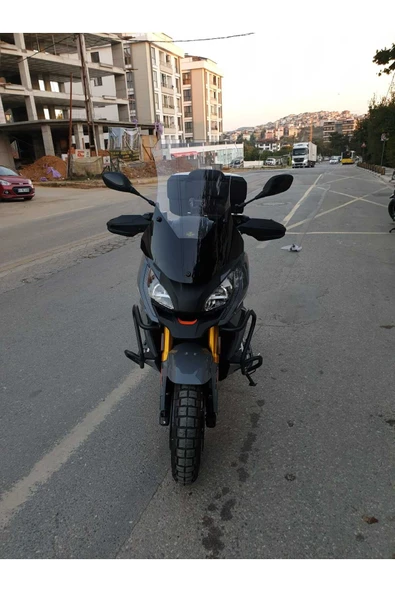 MOTOCAM Peugeot XP 400 Siperlik Ön Cam 2023-2025 Model 55cm Şeffaf Renkli 4mm KISA SPOR CAM