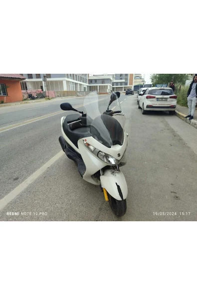 MOTOCAM Suzuki Burgman UH 200 Siperlik Ön Cam 2006 2013 Model 61cm Şeffaf Renkli 4mm ORTA BOYLU CAM
