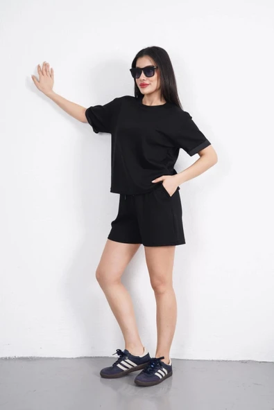 Lucky Life Kadın  Yumuşak Dokulu Kumaş Bisiklet Yaka T-shirt Kısa Şort İkili Takım - Siyah