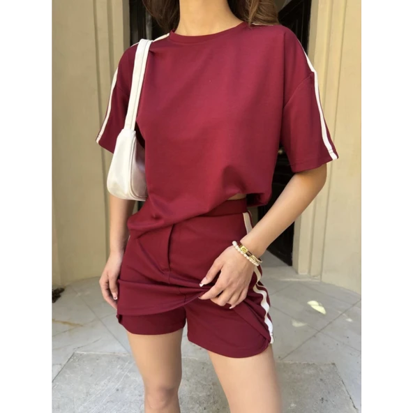 Lucky Life  Yumuşak Dokulu Kumaş Parçalı Bisiklet Yaka T-shirt Mini Şortlu Etek İkili Takım -Bordo