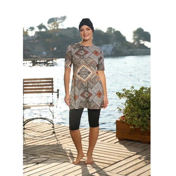 Estiva Dijital Baskı Boneli Yarım Kol Taytlı Mayo