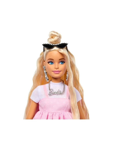 Barbie Deluxe Style Bebekler Sarı Saçlı HYV27 - 4