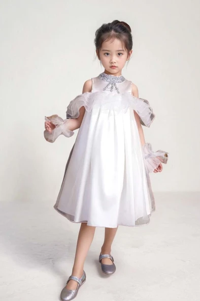 Kız Çocuk Omuzu Açık Yakası Taş İşlemeli Göğsü Fırfırlı İçi Astarlı Beyaz Abiye - Resim 4
