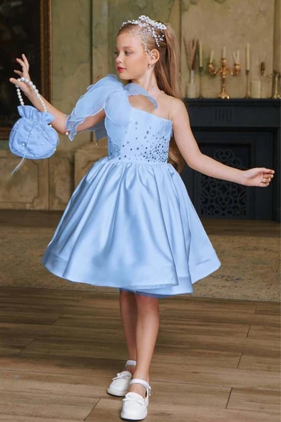 Kız Çocuk Göğsü İnci Taş İşlemeli Tek Omuz Şeffaf Askılı Eteği Kabarık Mavi Abiye ürün görseli