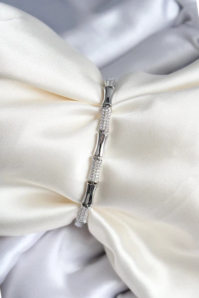 MuI MuI Pirinç Kemik Model Zirkon Taşlı Gümüş Renk Kadın Bileklik