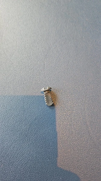 Byr E30 Alt Gösterge Tablosu Vidası (51451914869) (Plastik Aparattır!!!) 3D - Resim 3