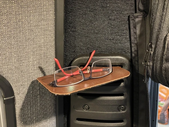 Byr Roadtrek Promaster arka sütun gözlük rafı (Sadece Plastik Aparattır!!!) 3D