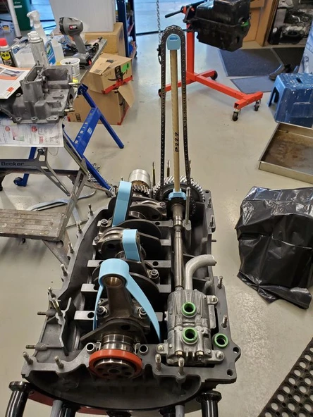 Porsche Motor Araçları P221 ve P222 (Plastik Aparattır!!!)