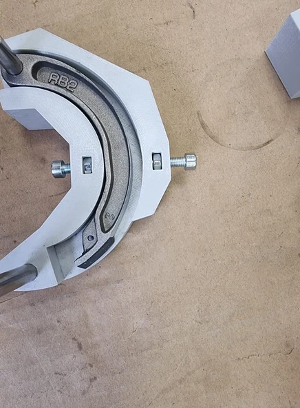 Byr Babetta 210. Başlangıç  Ayakkabı Sürtünme Malzemesinin Mükemmel şeklini kesme aracı (Plastik Aparattır!!!) 3D - 2
