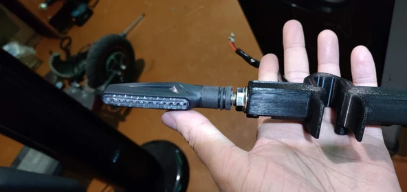 Byr Kugo MD 1 Çanta Tutucu (Sadece Plastik Aparattır!!!) 3D - 4