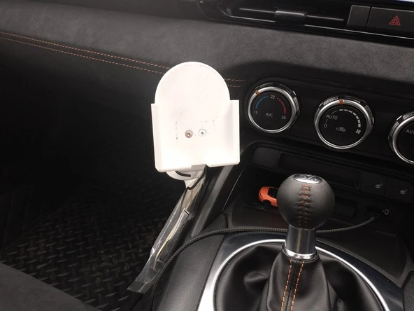Byr Mazda MX-5 ND Telefon Tutucu (Plastik Aparattır!!!) 3D