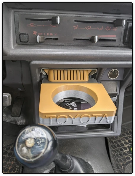 Byr Toyota Bardak Tutucu 80'ler Kamyon (Plastik Aparattır!!!) 3D - 3