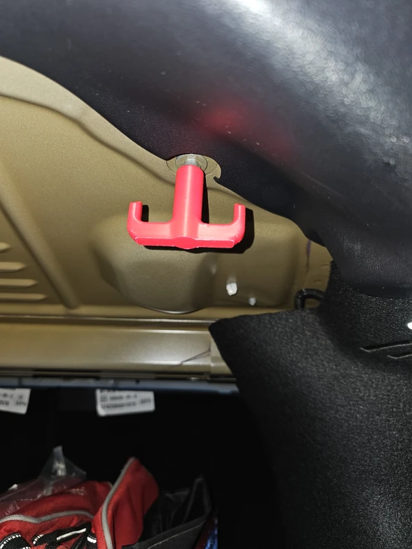 Byr Model 3 Çanta Tutucu - M6 Cıvatası Üzerine Dişleri Bagajda (Sadece Plastik Aparattır!!!) 3D - 3