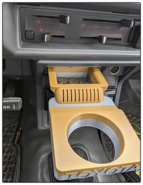 Byr Toyota Bardak Tutucu 80'ler Kamyon (Plastik Aparattır!!!) 3D - 2