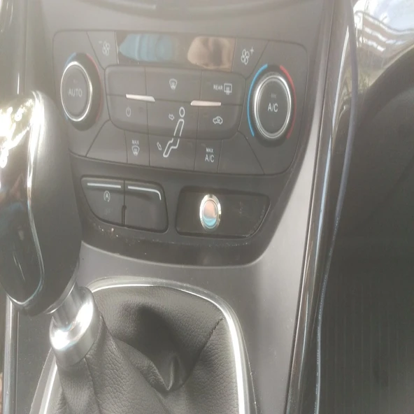 Ford C-Max Gösterge Tablosu (Plastik Aparattır!!!)