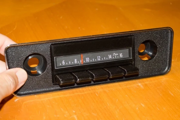 GM 70'in Stil Sahte Araba Radyosu (Plastik Aparattır!!!)