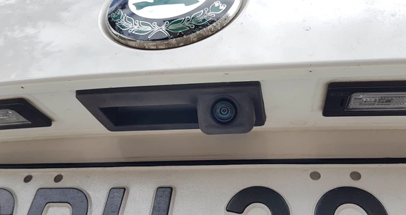 Byr Skoda Superb Reversing Kamera Braketi (Sadece Plastik Aparattır!!!) 3D - 2