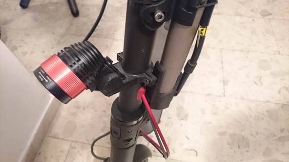 Byr Xiaomi M365 Scooter Ekstra Ön Işık 26mm Montaj Çubuğu (Sadece Plastik Aparattır!!!) 3D - 2