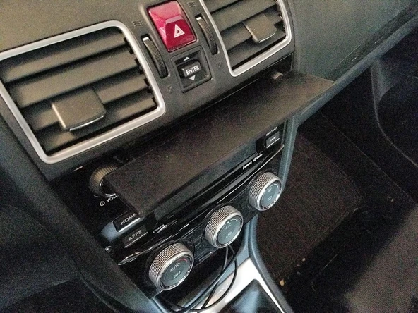 2017 Subaru WRX CD Güneşlik (Plastik Aparattır!!!)