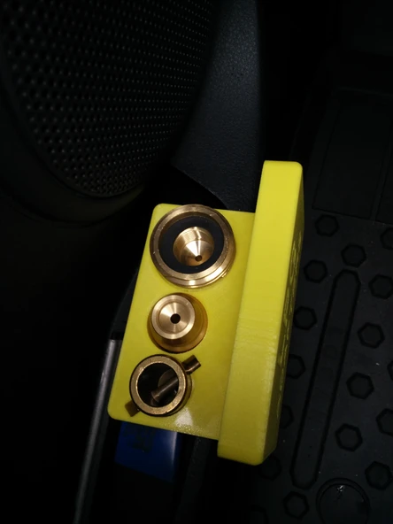 Byr LPG Adaptör Araç Kapısı Tutucu (Plastik Aparattır!!!) 3D - 4