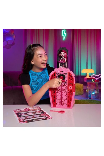 MONSTER HIGH Gizemli Arkadaşlar Gizemli Bahçe Serisi Draculaura Hyt72 - 5
