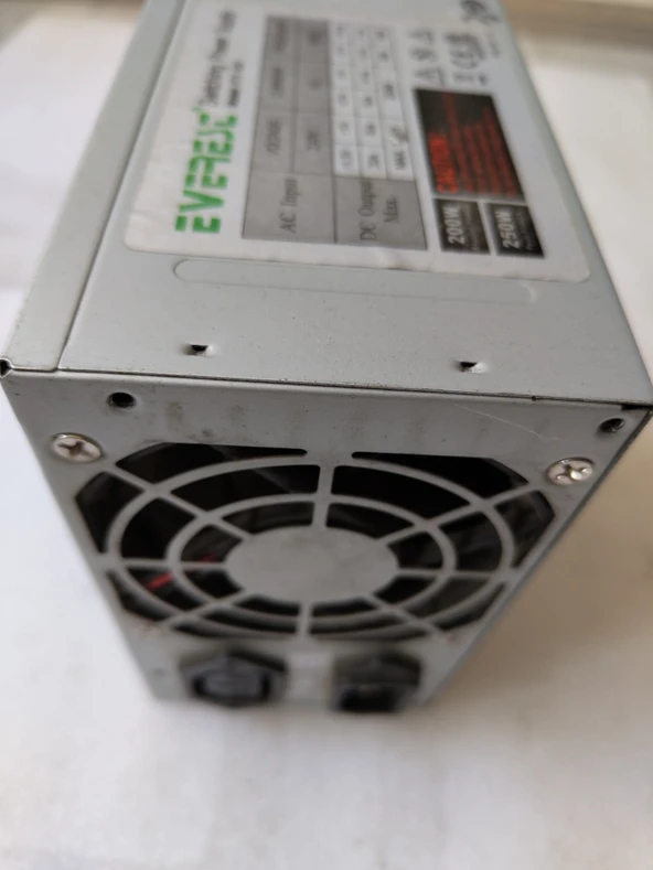 2. EL EVEREST 250W 24 PIN POWER SUPPLY