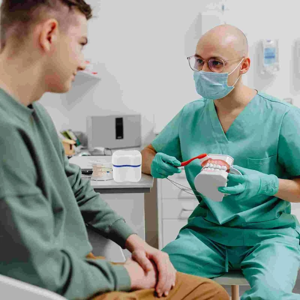 TechTic BDC112Curaprox Diş Protezleri Ve Diş Telleri İçin Temizleme Kutusu Dental Cihaz Kutusu - 9