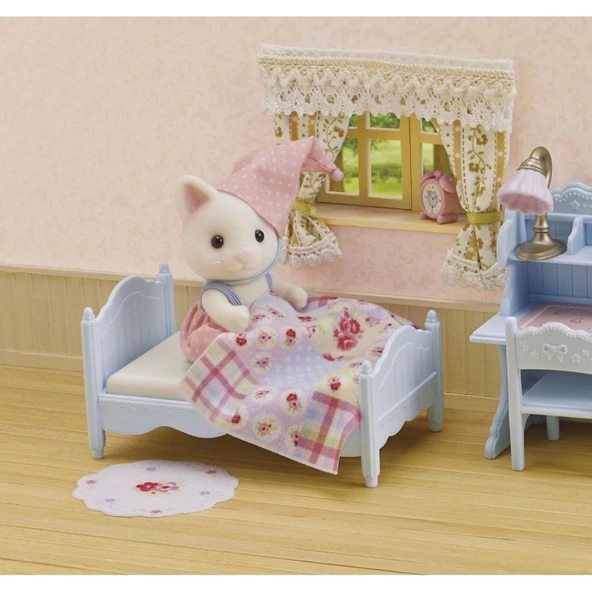 Nessiworld Sylvanian Families Çiçekli Kedi Kızın Uyku Seti 5681 - Resim 3