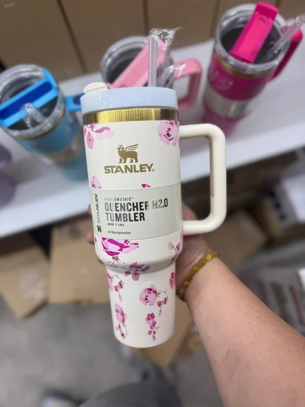 Stanley  Quencher Pipetli Termos Bardak 1.18 Lt Beyaz Gül